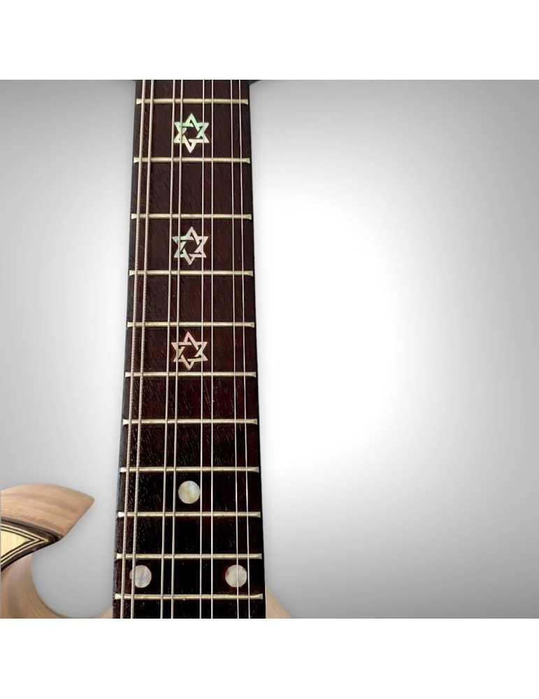 Mandolina F4 Floreada de Luthart, diseño único